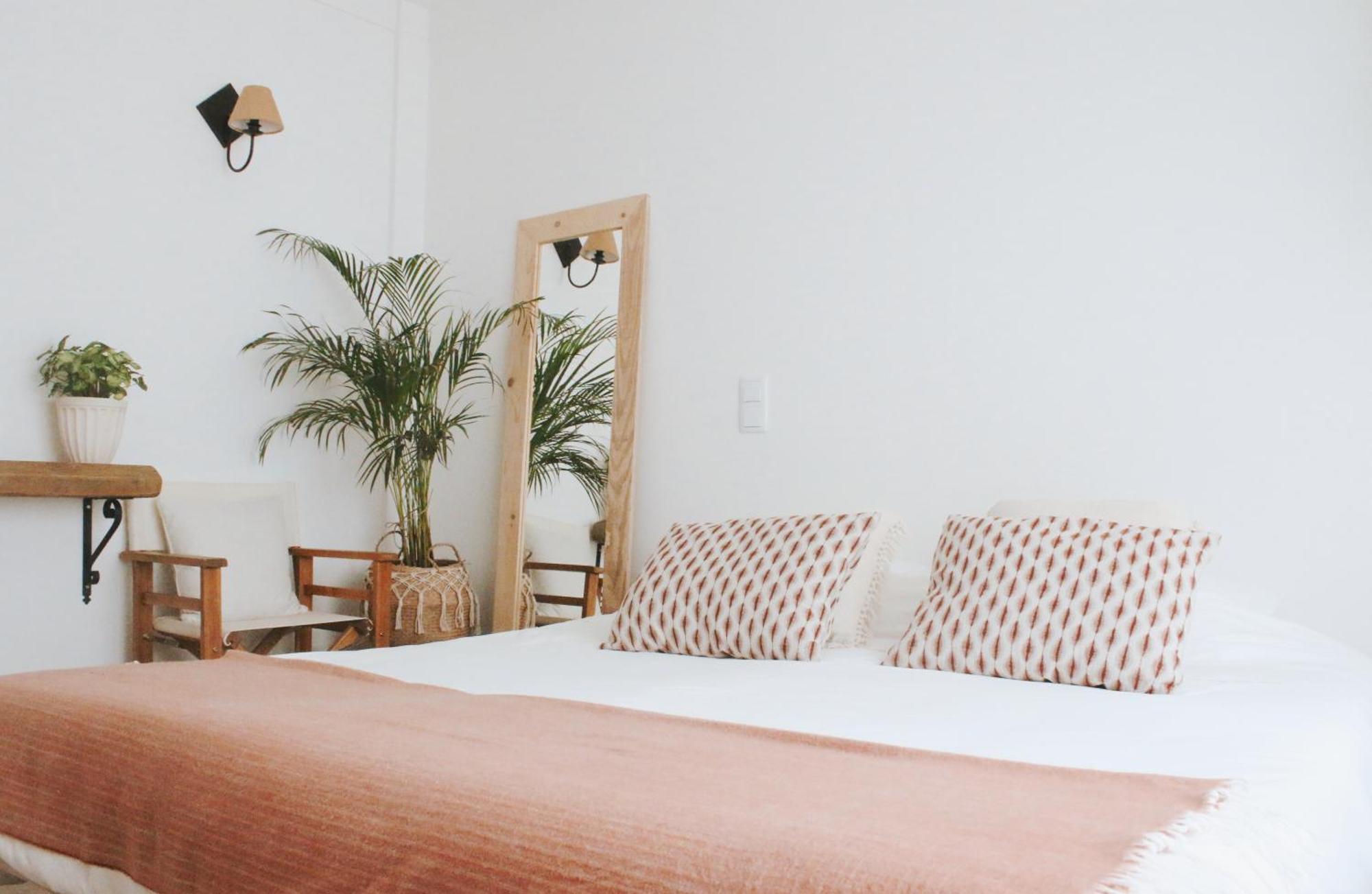Vila Vale Guest House - Surf & Yoga Charneca  Eksteriør billede