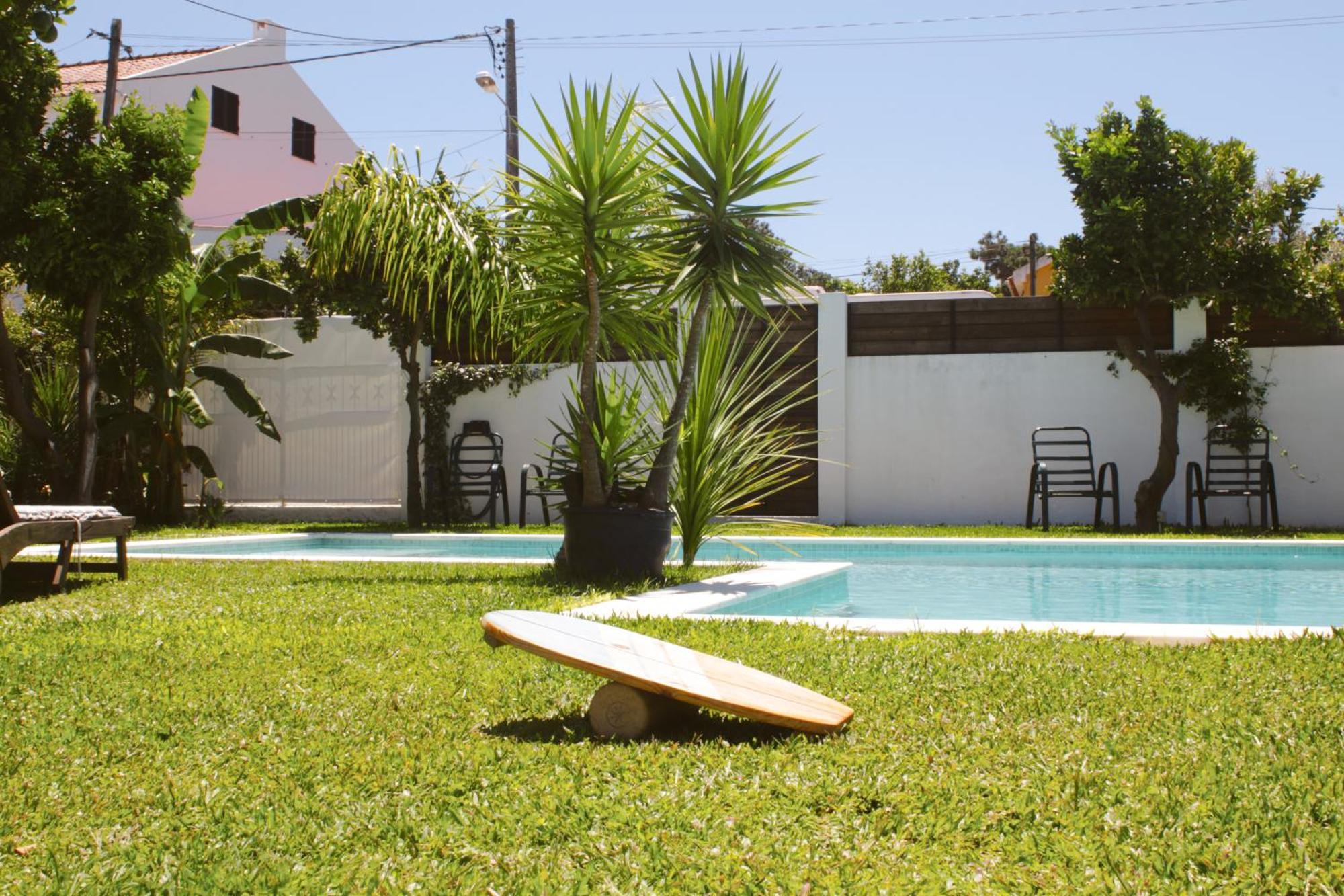 Vila Vale Guest House - Surf & Yoga Charneca  Eksteriør billede